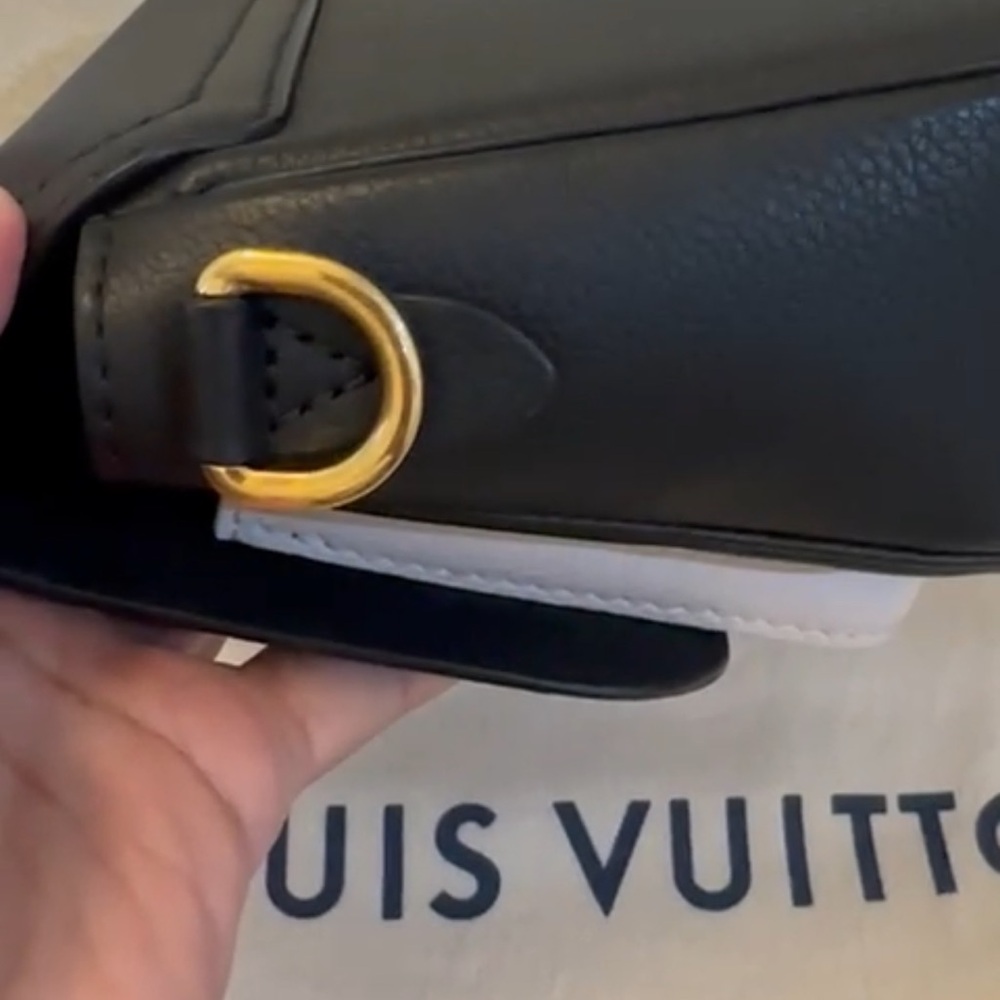❌SOLD❌Louis Vuitton Black Lockme Tender Noir - Picture 6 of 11